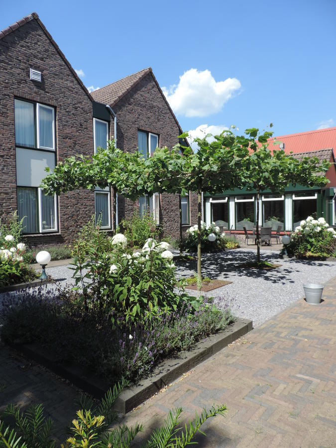Hotel Ekamper Oosteinde Exterior photo